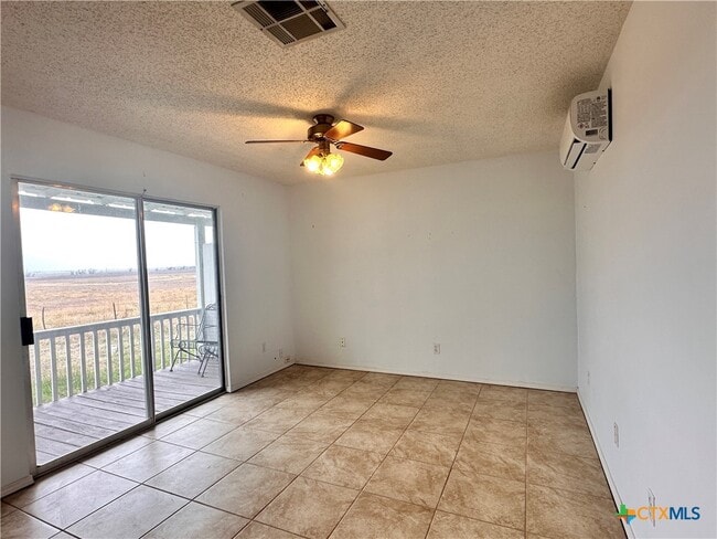 Photo - 158 Stockmen Ln