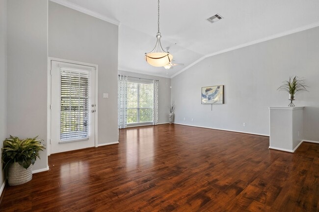 Photo - 6607 Lake Woodlands Dr Unidad 633