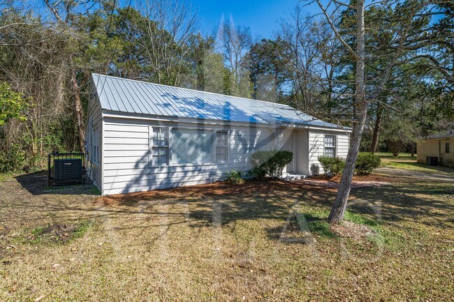 Photo - Spacious 3BR/2BA – 1,480 Sq Ft of Comforta...