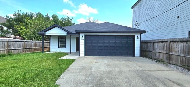 Photo - 834 Elkhart St