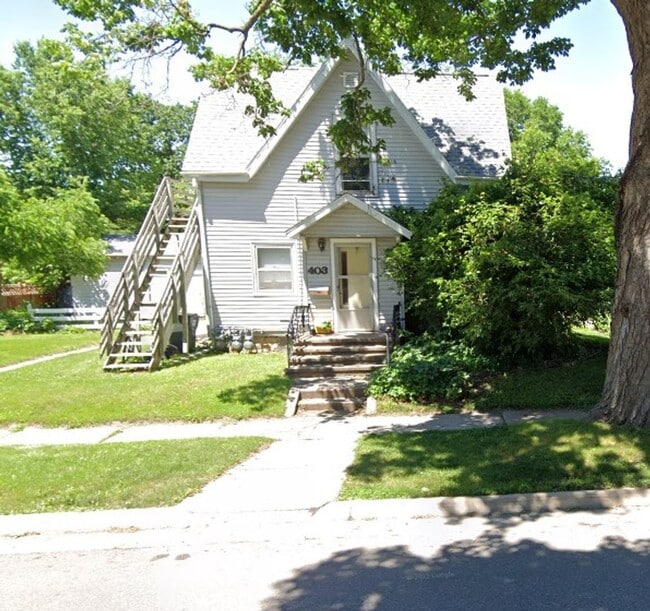 Building Photo - 1 Bedroom, 1 bathroom apartment in great C...