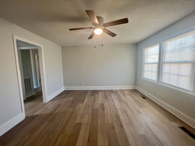 Photo - 507 Maple St Unidad B