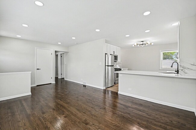 Photo - 811 East End Ave