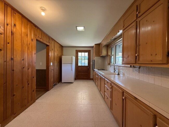 Photo - 3241 Harper Rd