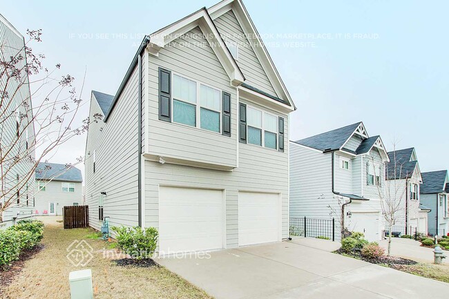 Building Photo - 3941 Lake Manor Way