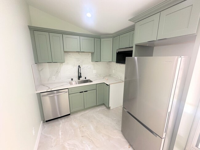 Photo - 22235-22241-22243 Wyandotte St. Unit 22243 (JADU)