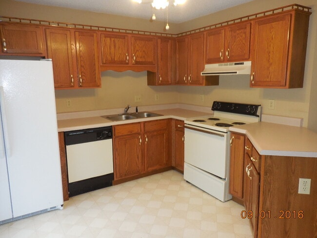 Photo - 3 Bedroom 2 Bath Home For Rent in Sango Area!