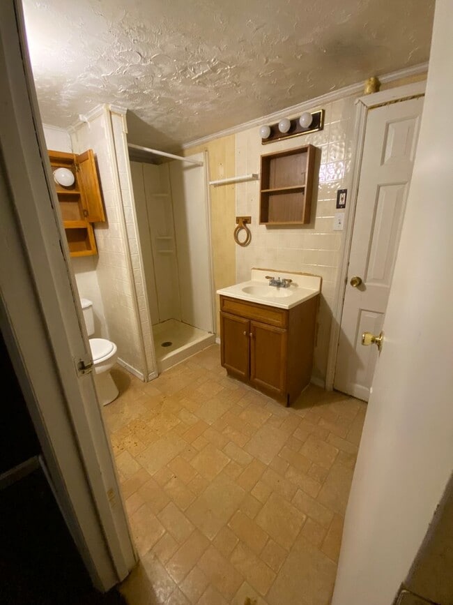 Photo - 220A Brown Pl