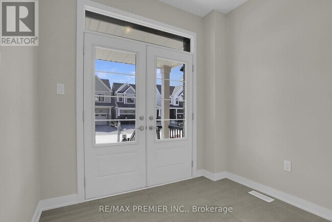 Photo - 28 Downriver Dr