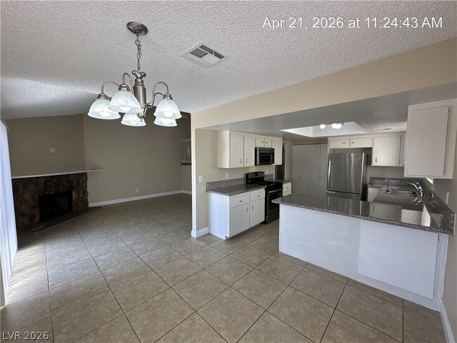 Photo - 329 Chastine St