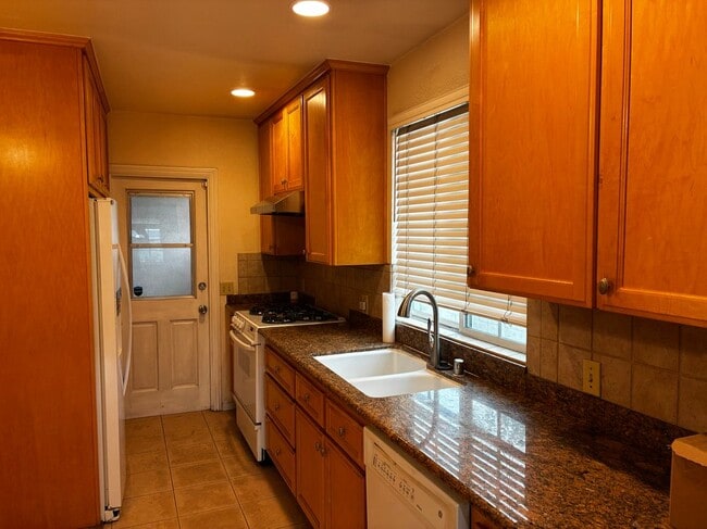 Photo - 7946 Hershey St