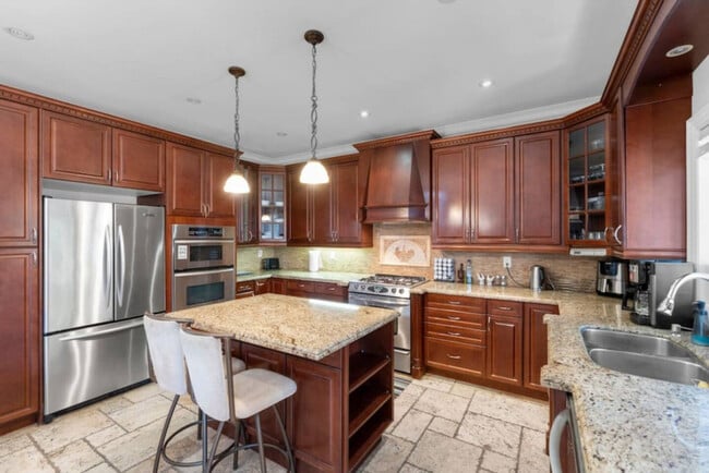 Photo - 680 Browns Line Unité SI ID1403794P