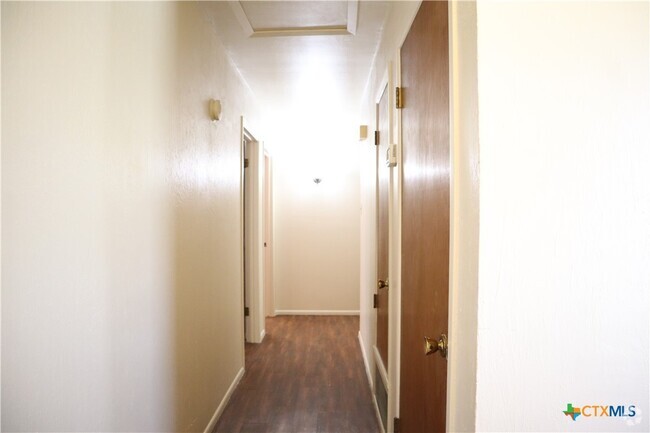 Building Photo - 1403 Canary Ln Rental