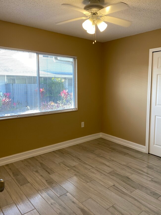 Photo - 525 Heatherton Vlg