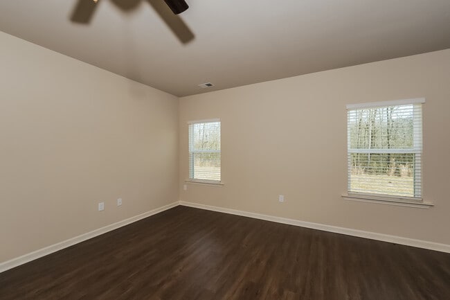 Photo - 504 Clover Cir