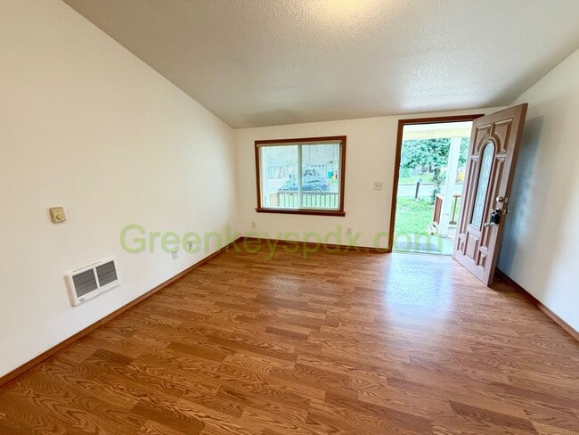 Photo - Awesome Mid-Century Classic 3-Bedroom House in NE Portland - $100 OFF FIRST MONTH
