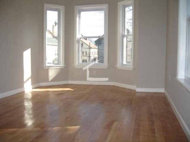 Photo - 9/1 Oversized, renovated 5BR/2BA in Allsto...