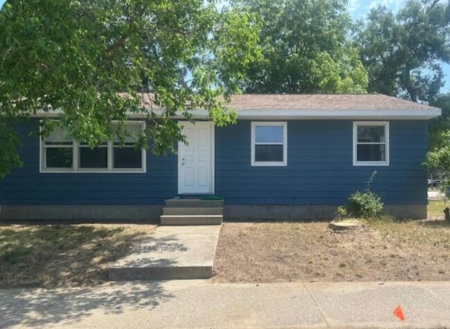 Building Photo - 520 S Eastern Ave Rental