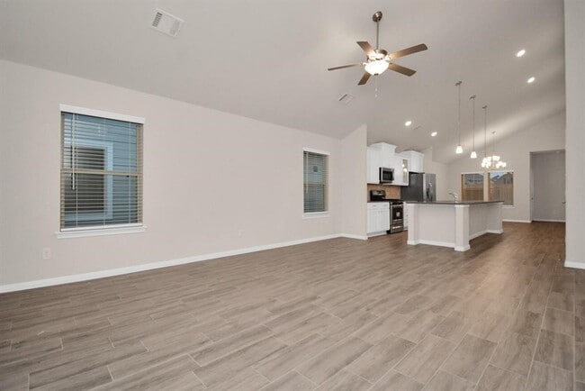 Building Photo - 6927 Escondido Dr Rental