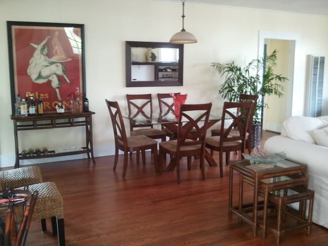 Comedor - 214 Avenue C