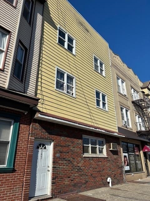 Building Photo - 387 Avenue C Unit 2