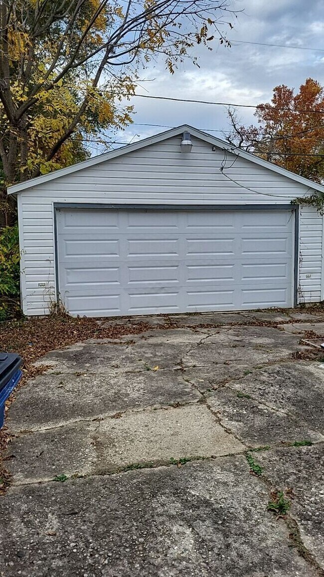 Beautifully Remodeled 3 Bedroom 1 Bath Rental House Rental in Dayton