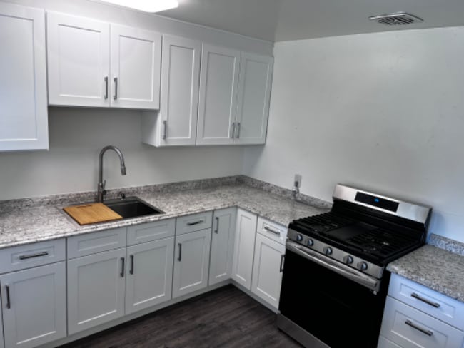 Photo - 1208 N 11th Ave House