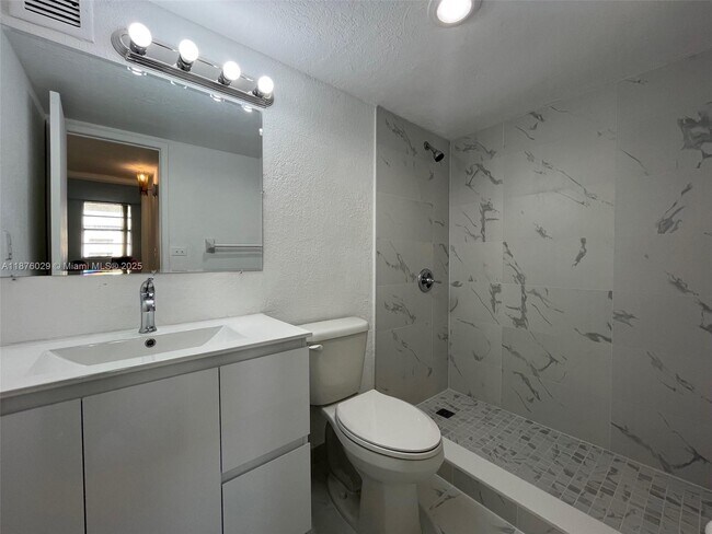 Photo - 4550 NW 9th St Unit 707E