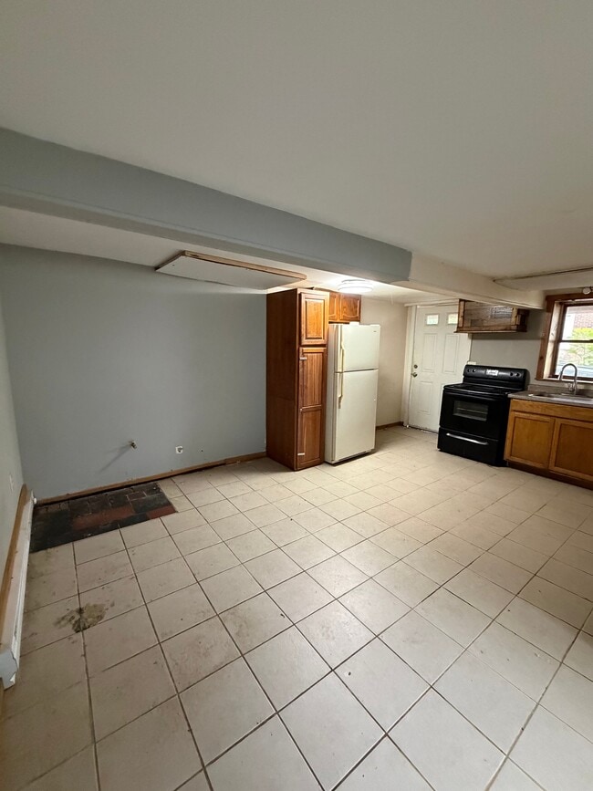 Photo - 195 Riverside St Unidad 1 st Floor