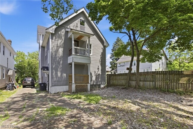 1842 Colonnade Rd Unidad DOWN