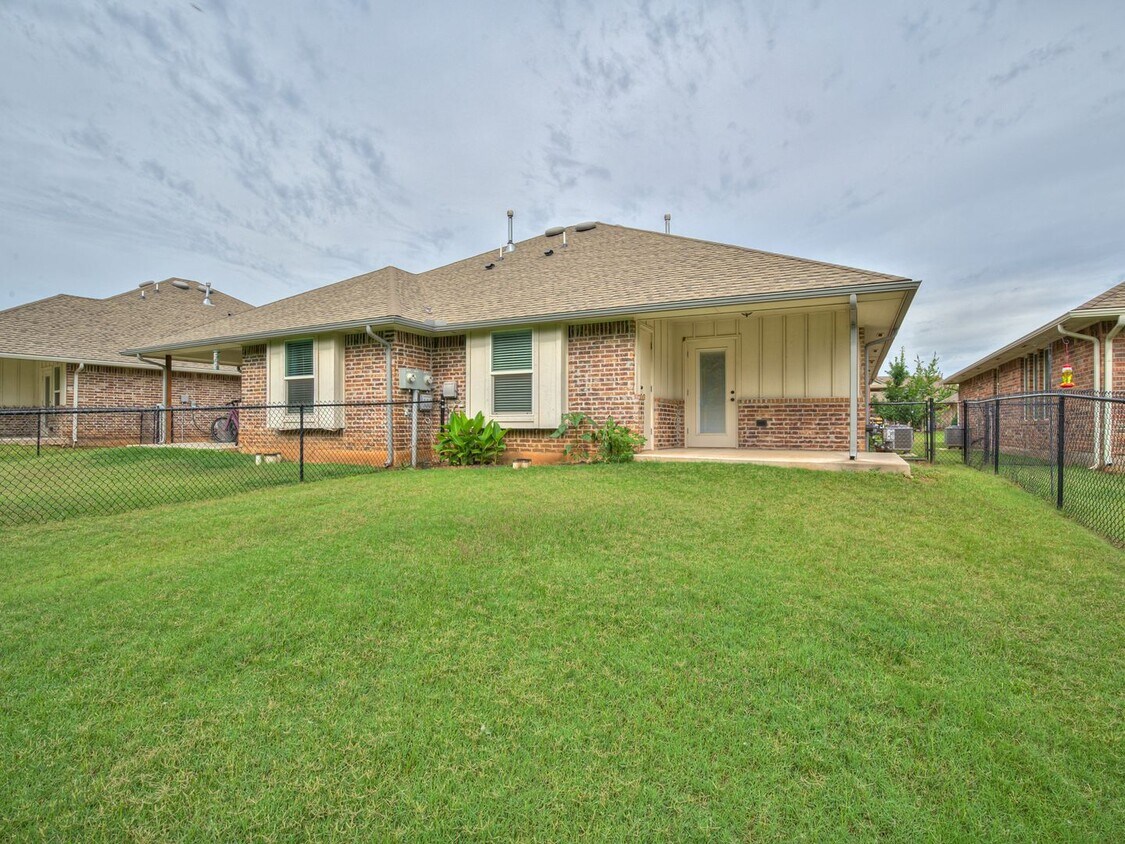 Photo - 5800 Campbell Creek