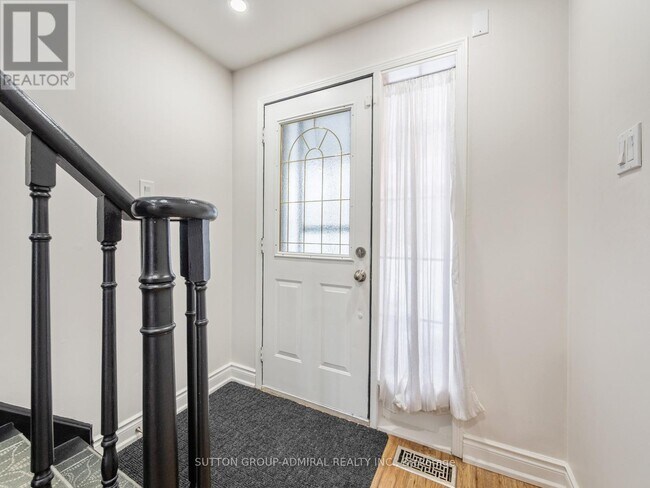 Photo - 81 Parktree Dr