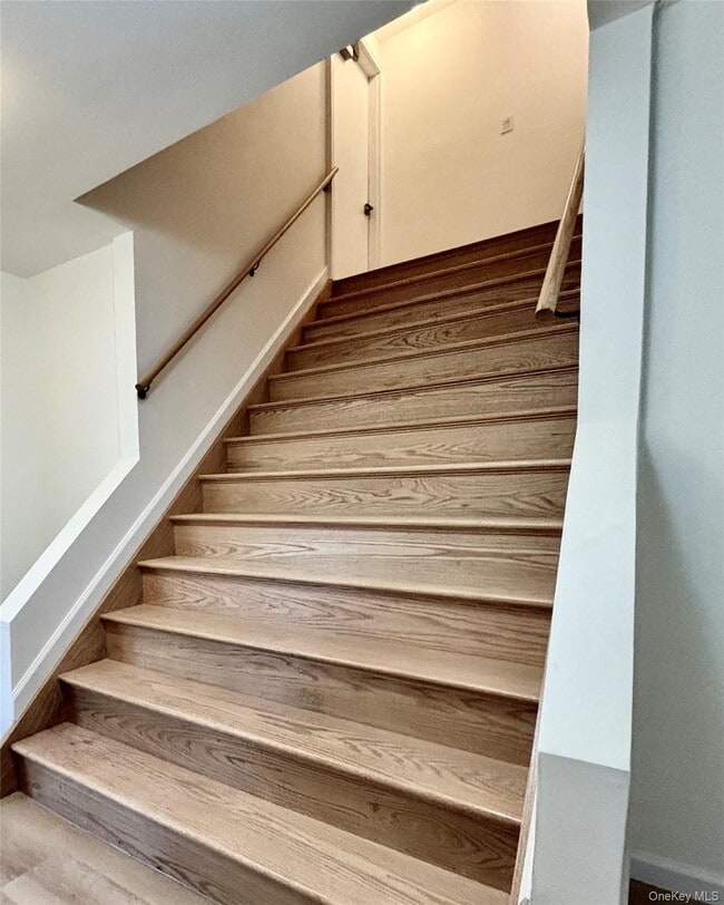 Building Photo - 28 Davis St Unit 2