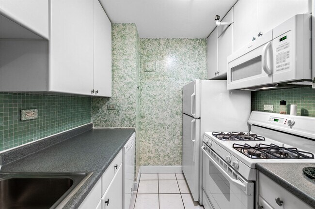 Photo - 151 Tremont St Unidad 17J
