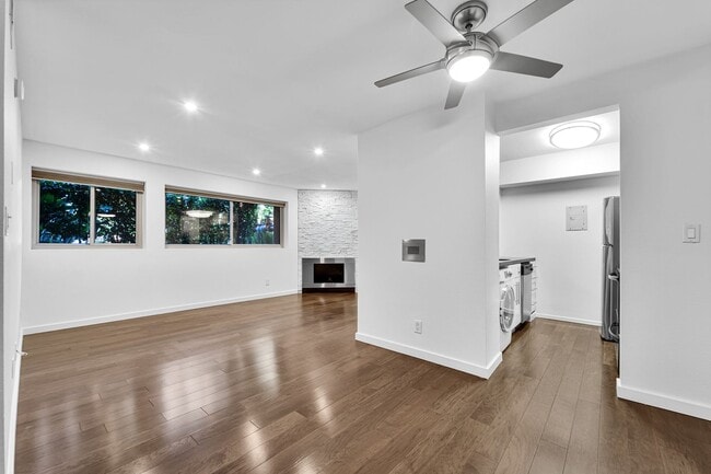 Photo - Beautifully Remodeled 1 Bed / 1 Bath with In-Unit Laundry + 3 Parking Spaces Unit 109