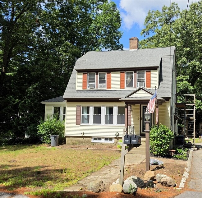 Building Photo - 441 Walpole St Unit A