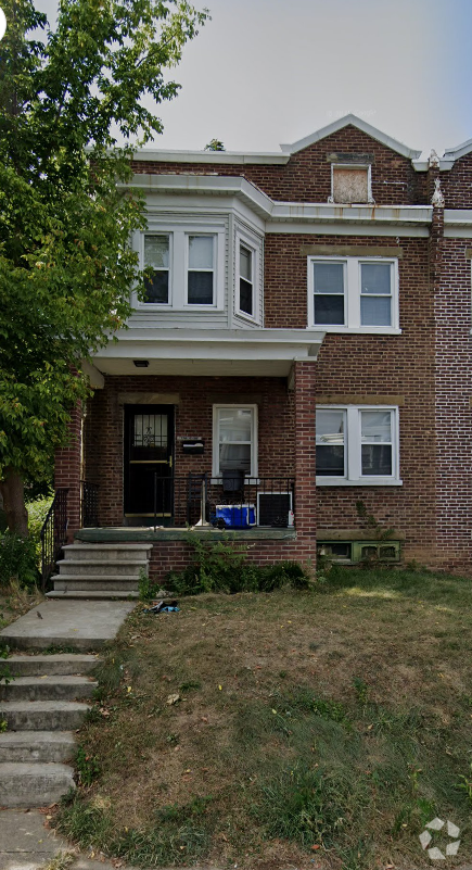 Building Photo - 2401 N Madison St Rental