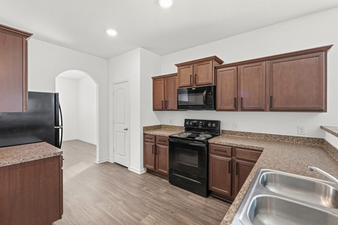 Photo - 718 Crystal Lakes Dr