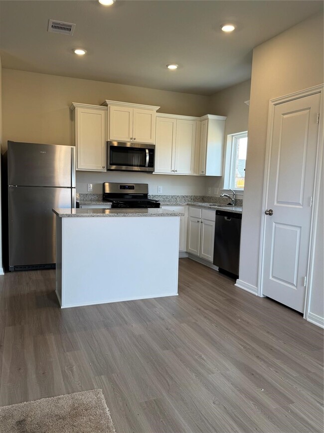 Photo - 401 Mystic Slopes Dr