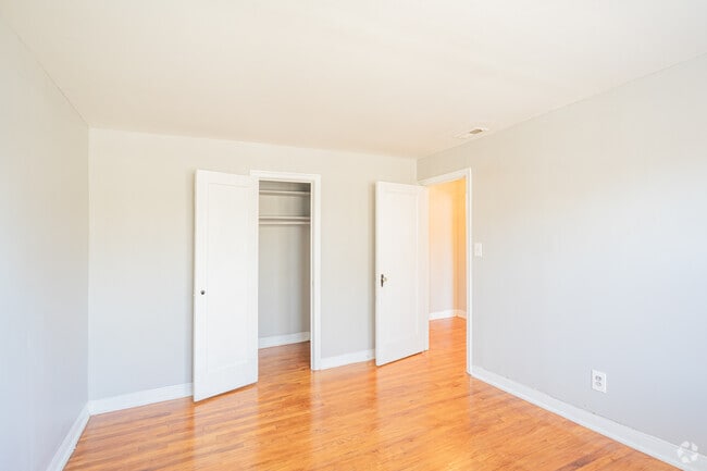 2BR, 1BA - Bloom Apartments II