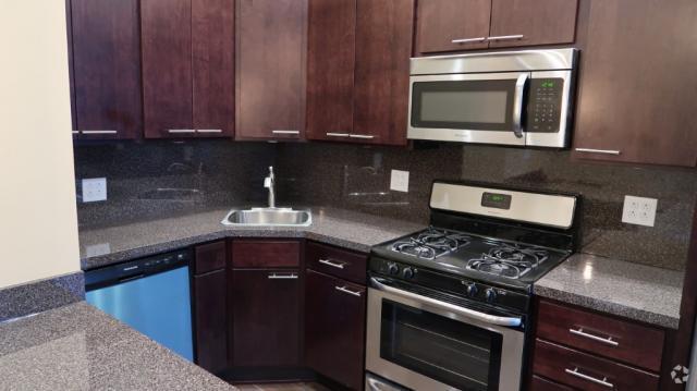 Building Photo - 1 bedroom in CHICAGO IL 60622 Unit 1D Rental