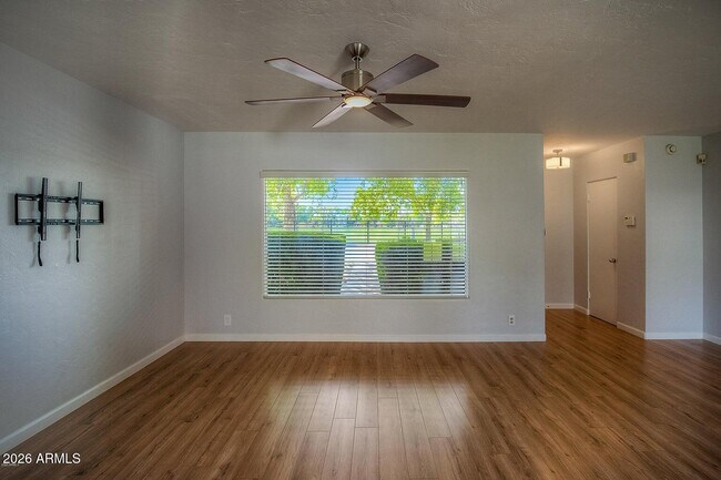 Photo - 1526 W Windsor Ave