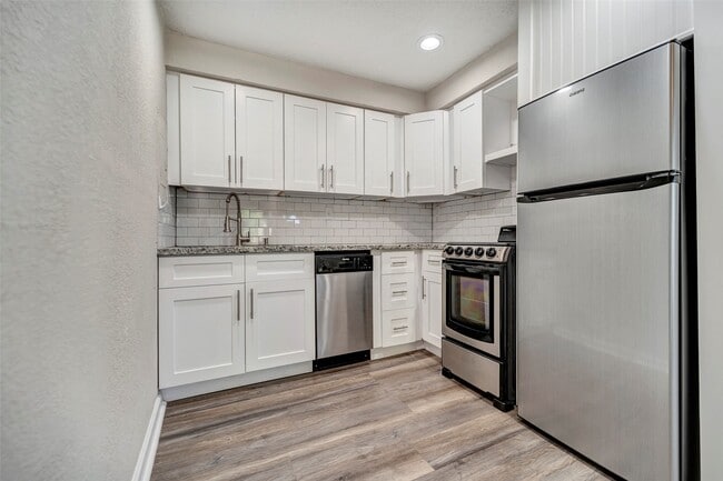 Building Photo - 7506 Bluebonnet St Rental