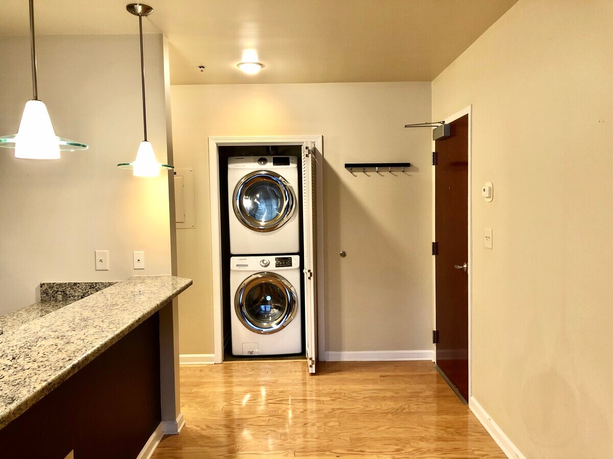 Photo - 250 S Main St Unidad 407