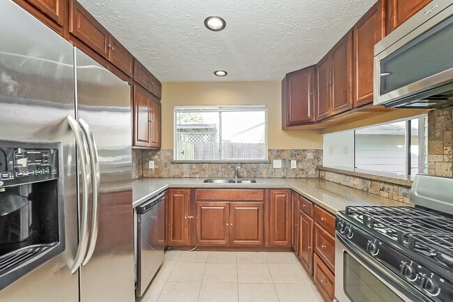 Photo - 3430 Vandyke Dr