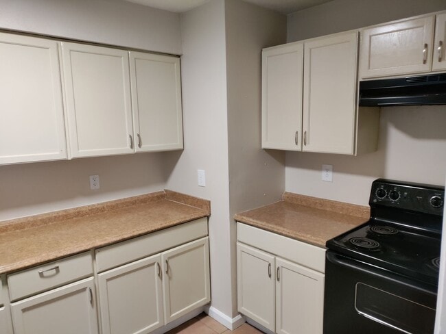 Photo - Single Family Home 5 BR / 2 Bath