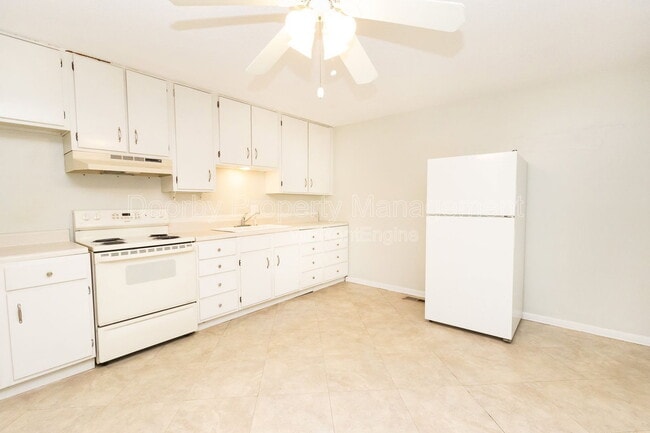 Photo - 3907 Kingsbridge Rd