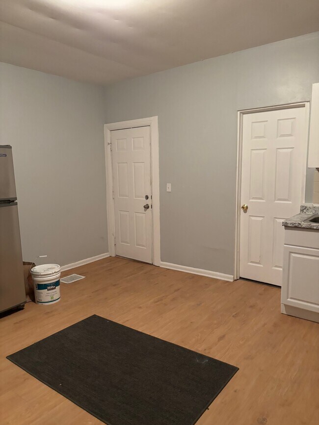 Photo - 243 Niagara St Unidad 2