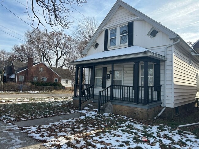 Photo - 452 E Park St