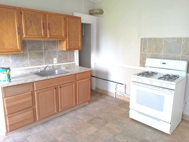 Photo - 121 Lounsbury St Unit 3E